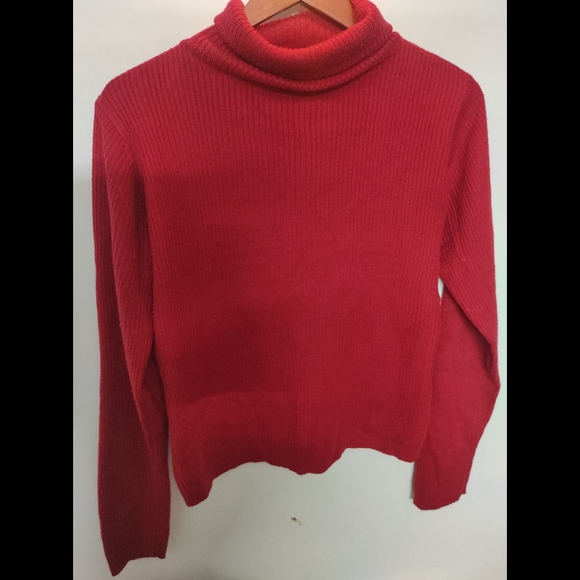 Red High Neck - Picture 7 of 11